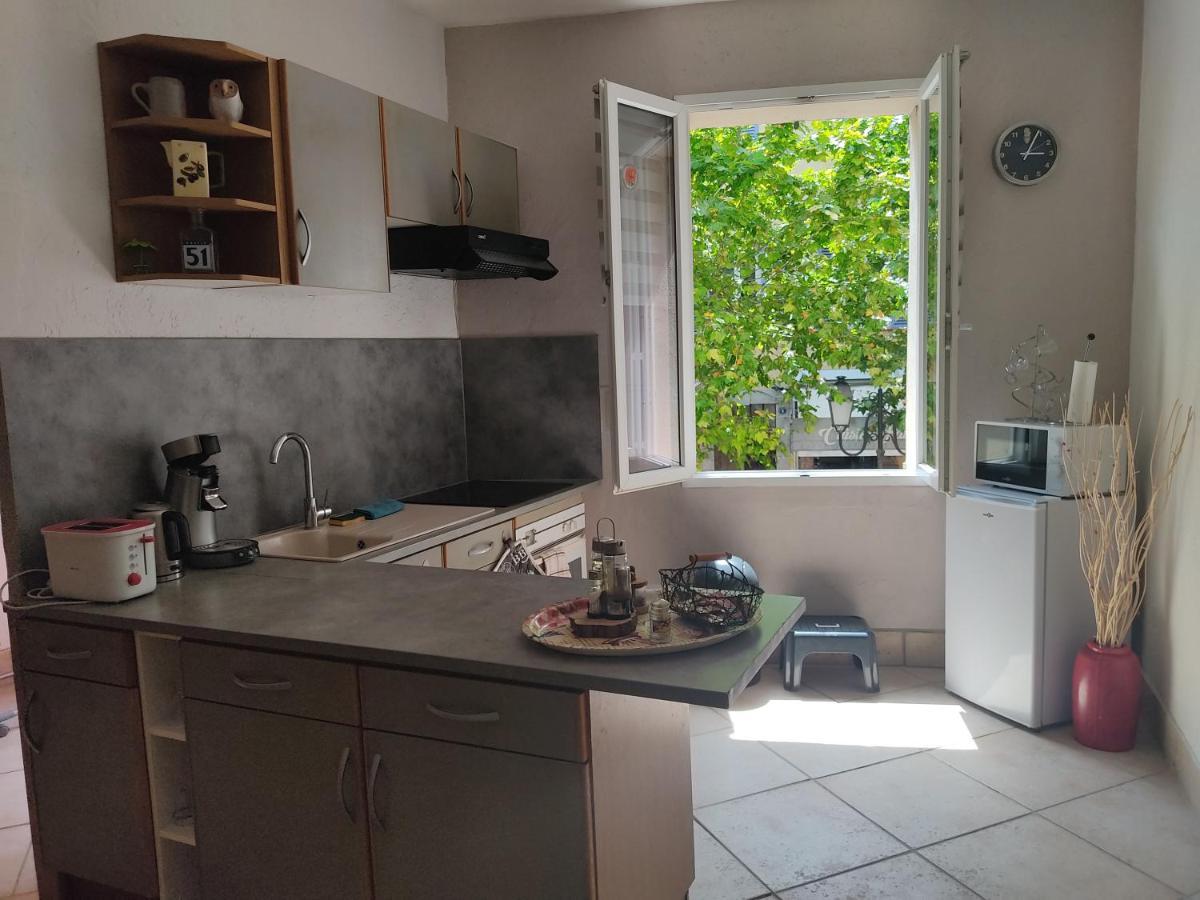 Grand Studio Tout Confort Flayosc Экстерьер фото